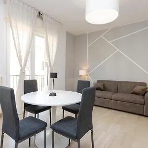 https://lussuoso-appartamento-fronte-navigli.it-lombardy.com
